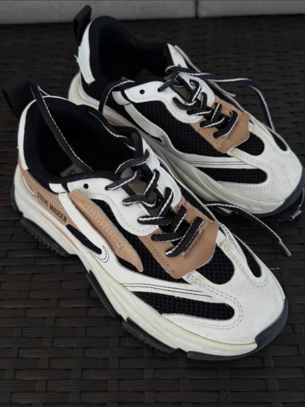 Steve Madden Women's Possession Sneaker